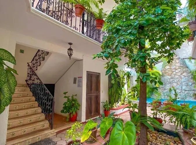 W/ Prime Location Mexican Colonial Style Apartment